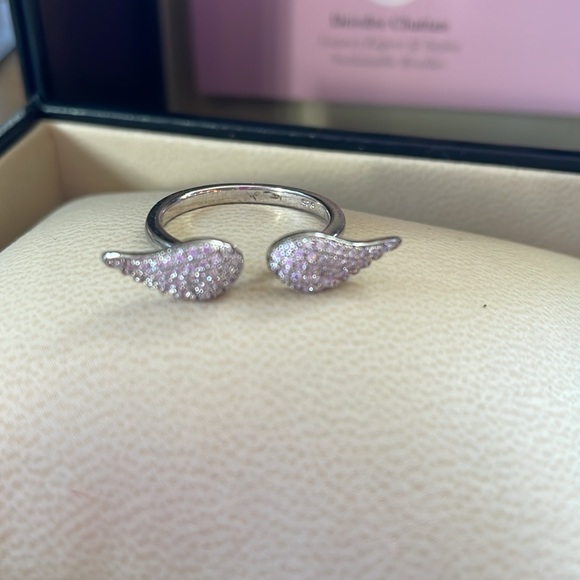 New Angel Wings Ring with pave Zirconia Stones size 7.25 - Picture 3 of 5